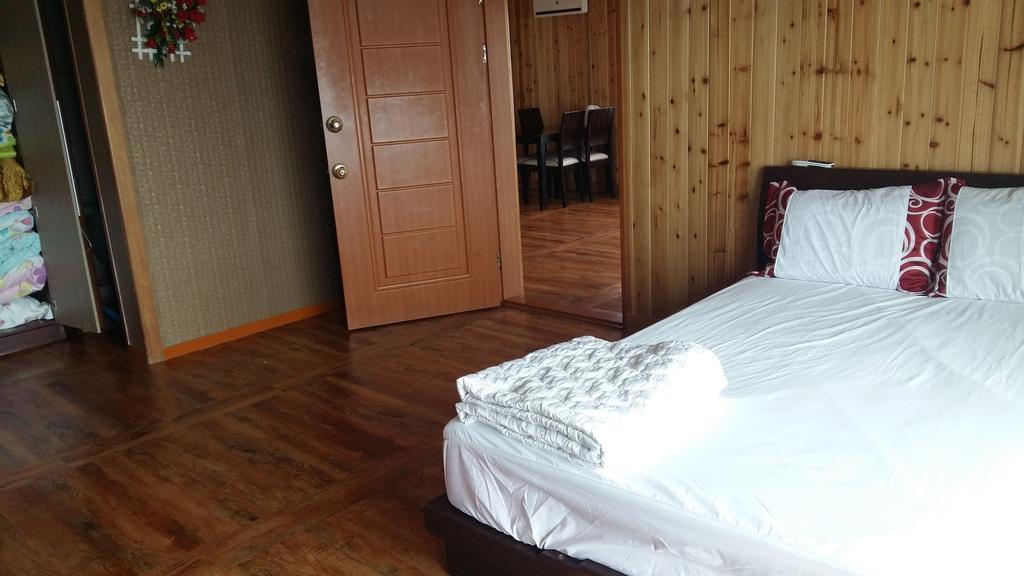 Seaside House Pension Seogwipo Rum bild