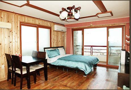 Seaside House Pension Seogwipo Rum bild